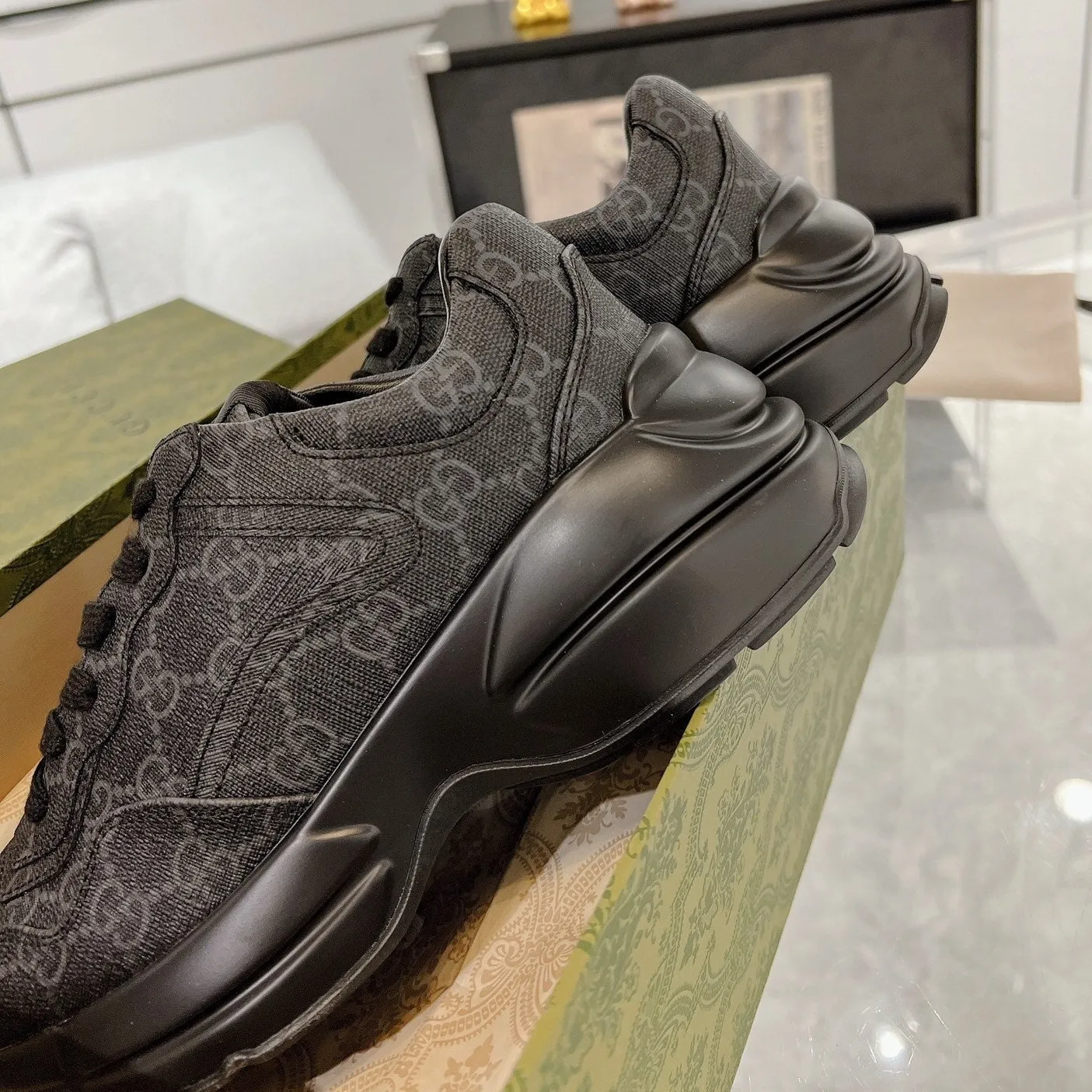 100 SNEAKER Gucci GG High-performance Efficient Ink Black RHYTON