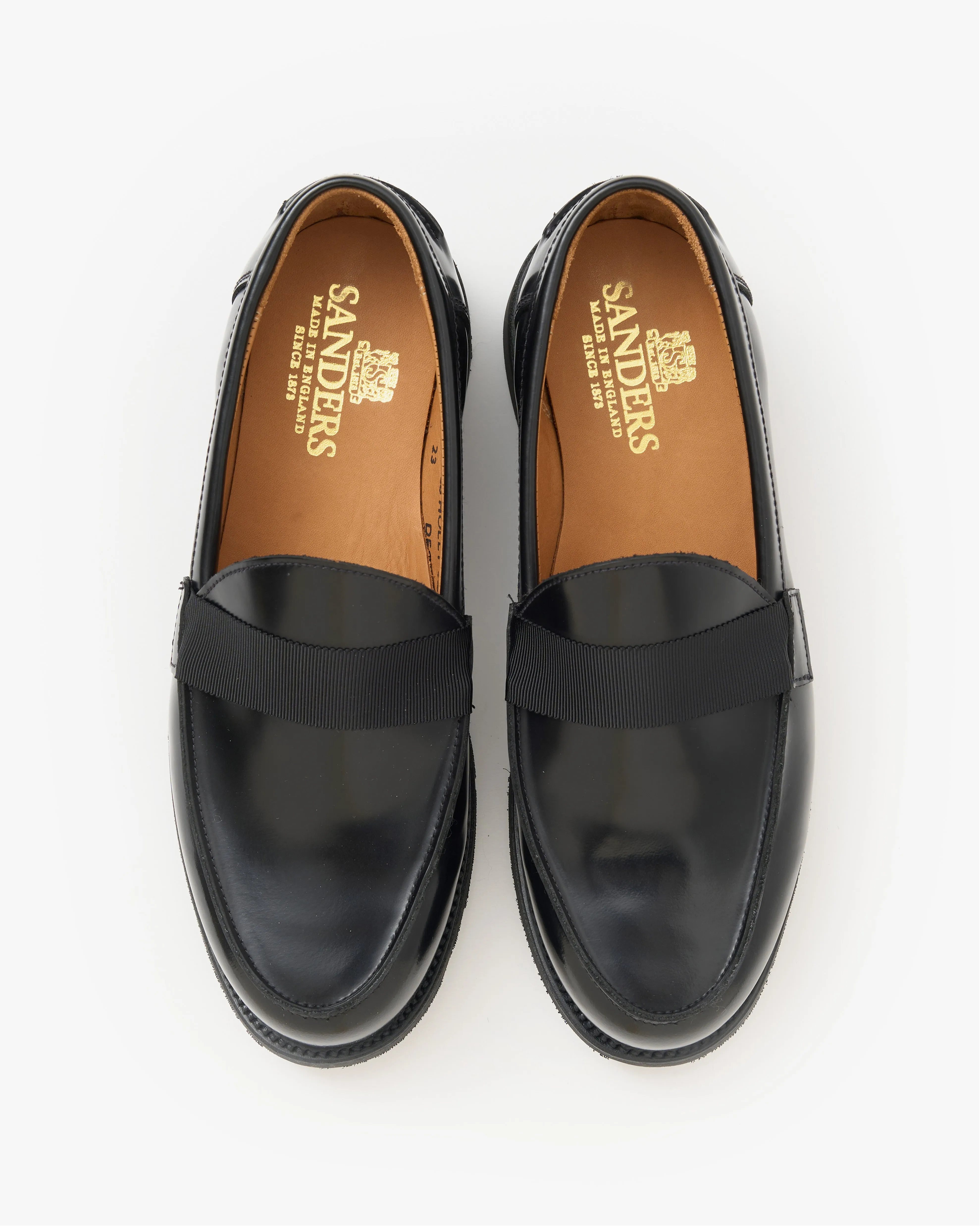 2822B FEMALE GG BUTT SEAM LOAFER