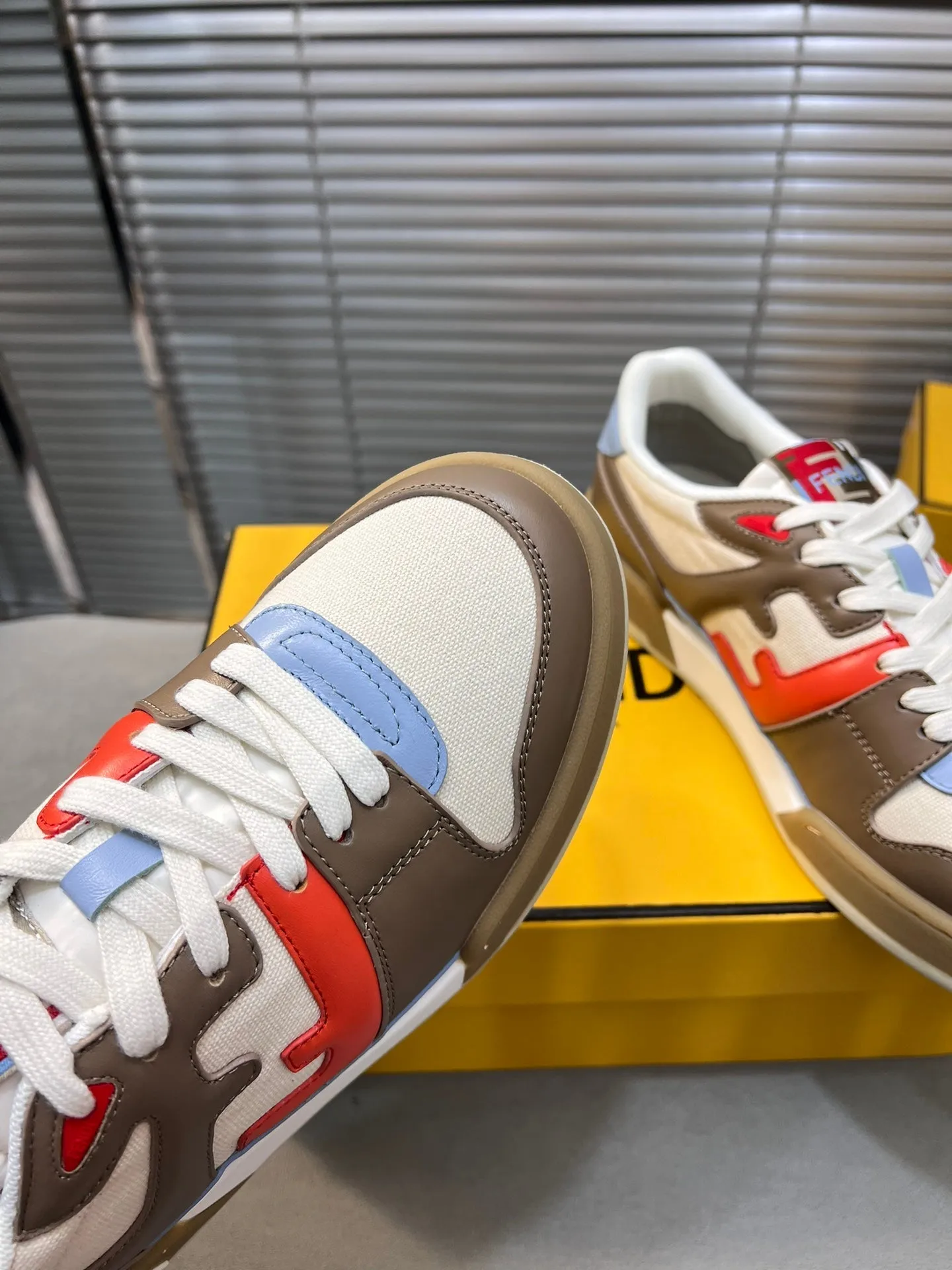 CALFSKIN FENDI MATCH BROWN LOW COFFEE Value-based AND FENDI MESH TOPS WHITE MIX Seasonal clearance IN