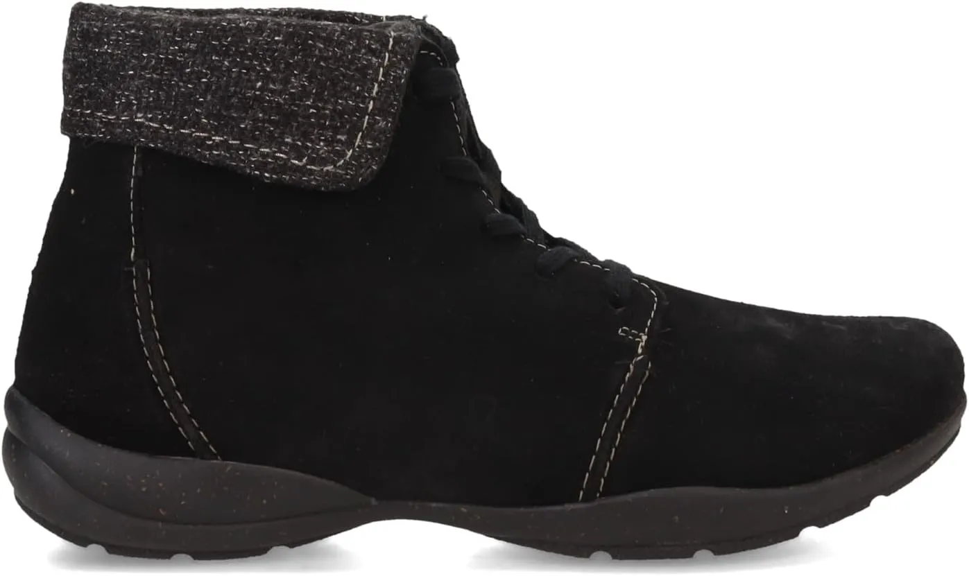 Clarks Women's Roseville Lace Ankle Boot