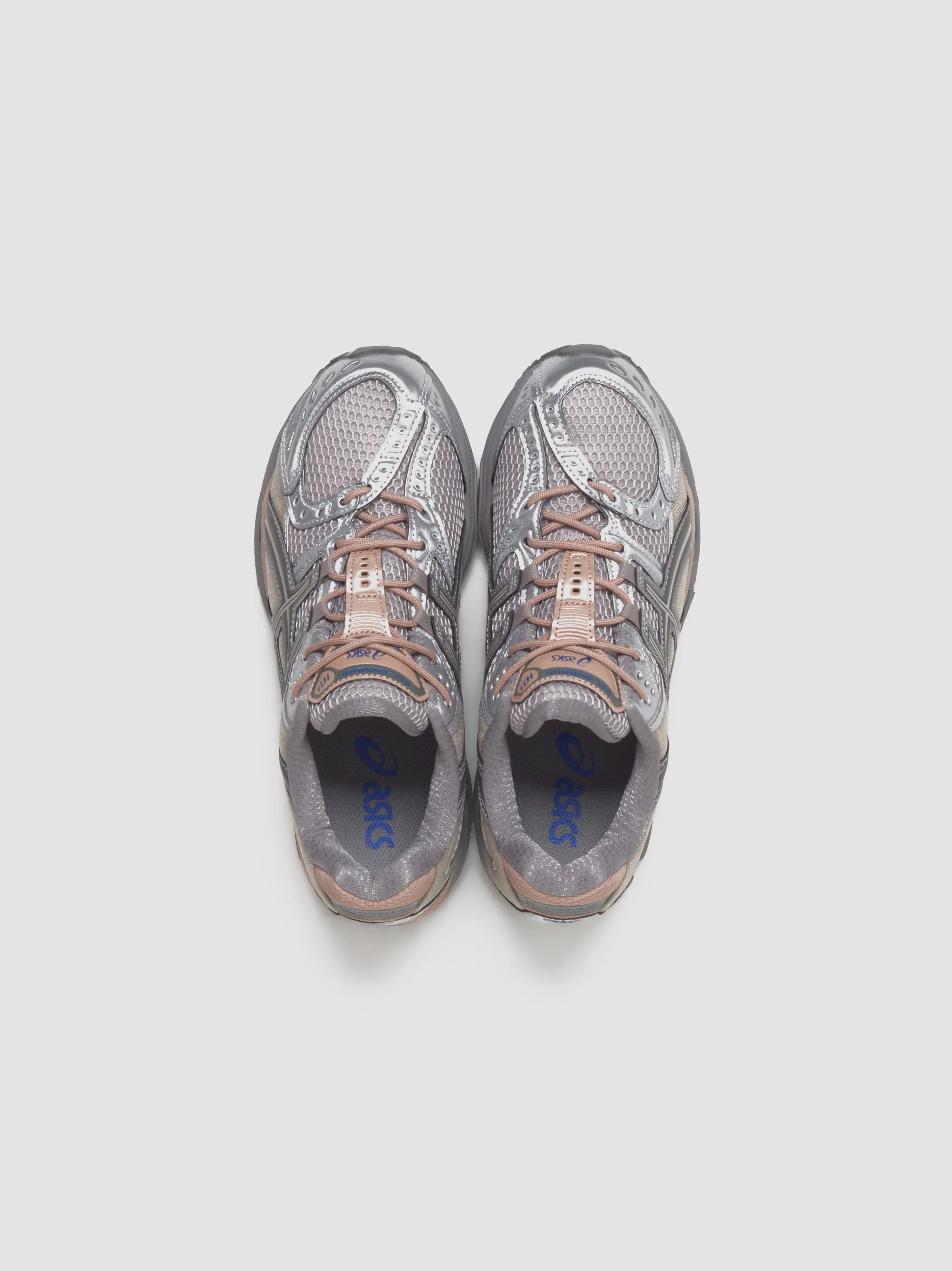 GEL-NIMBUS 10.1 Sneaker in Moonrock & Truffle Grey