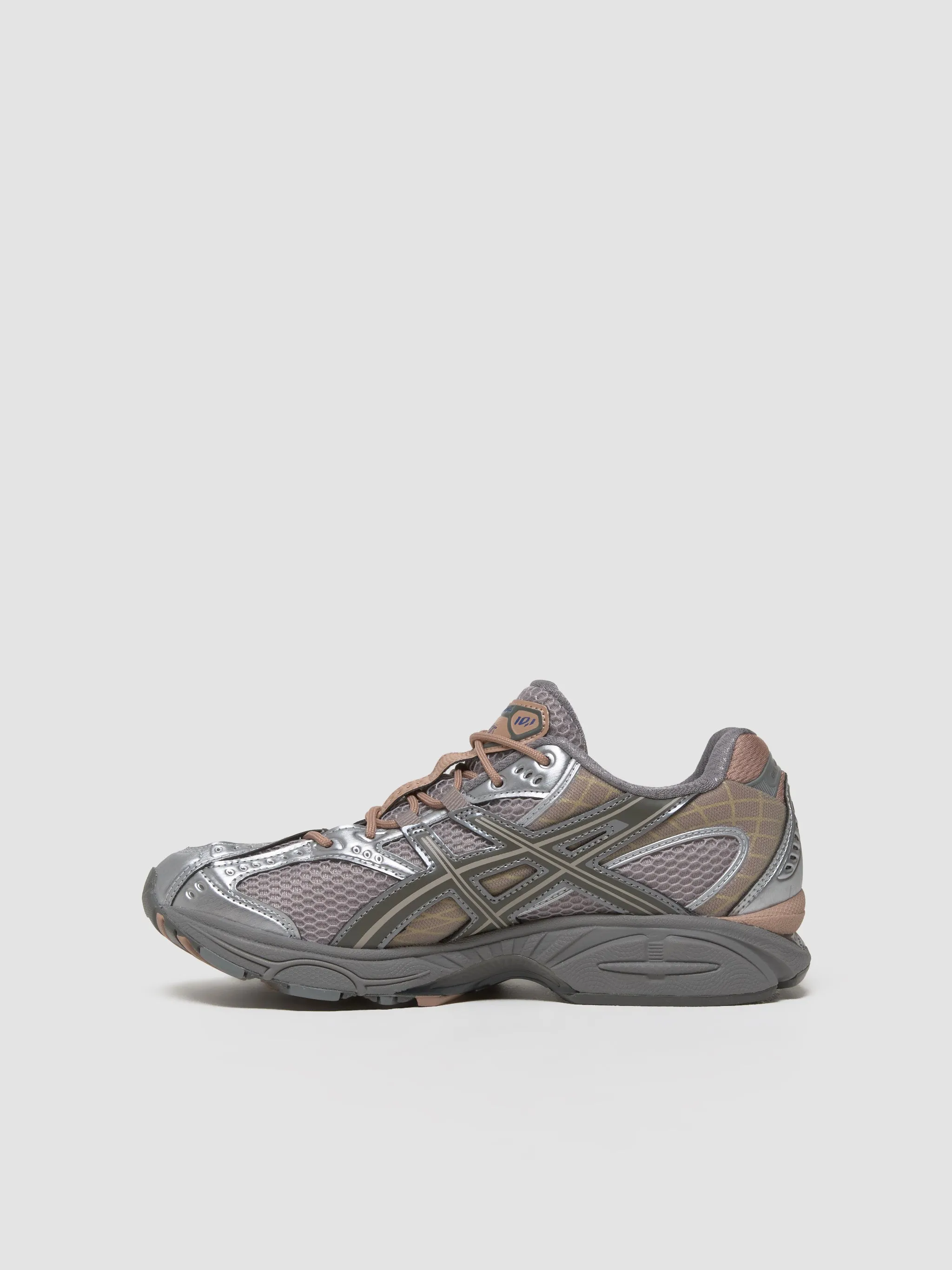 GEL-NIMBUS 10.1 Sneaker in Moonrock & Truffle Grey