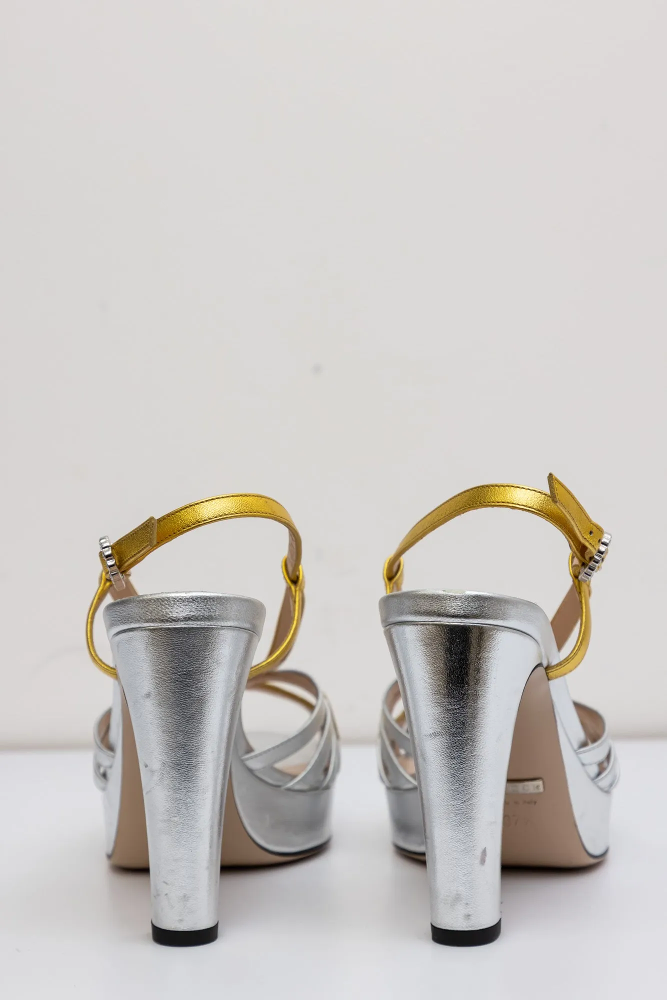 GUCCI Metallic Silver Calf Leather Sandals