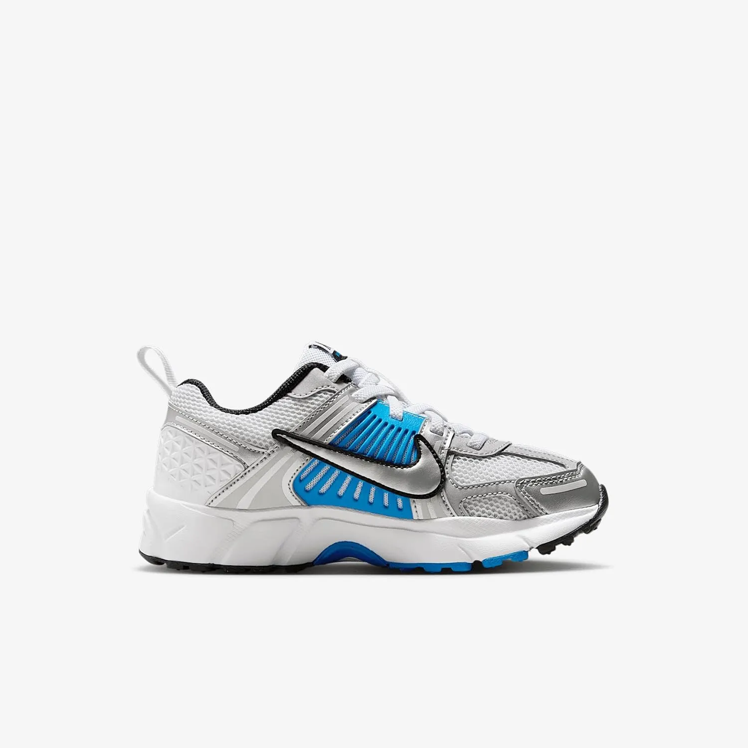 Nike Vomero 5 Little Kids' Shoes (HF6999-105, White/Light Photo Blue/Black/Metallic Silver)