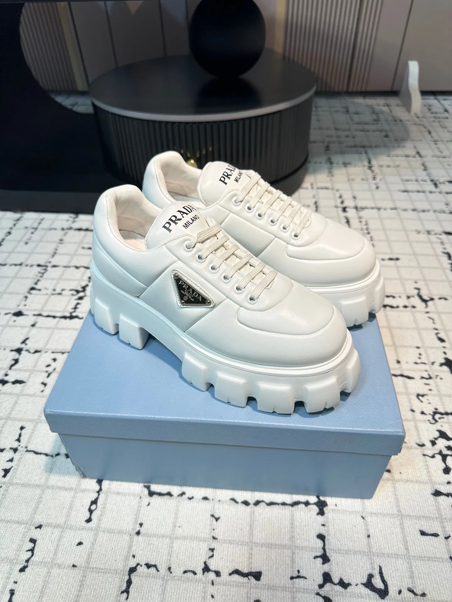 PRADA LAMBSKIN SHOES LACE-UP MONOLITH BRUSHED Performance-driven WHITE Easy returns