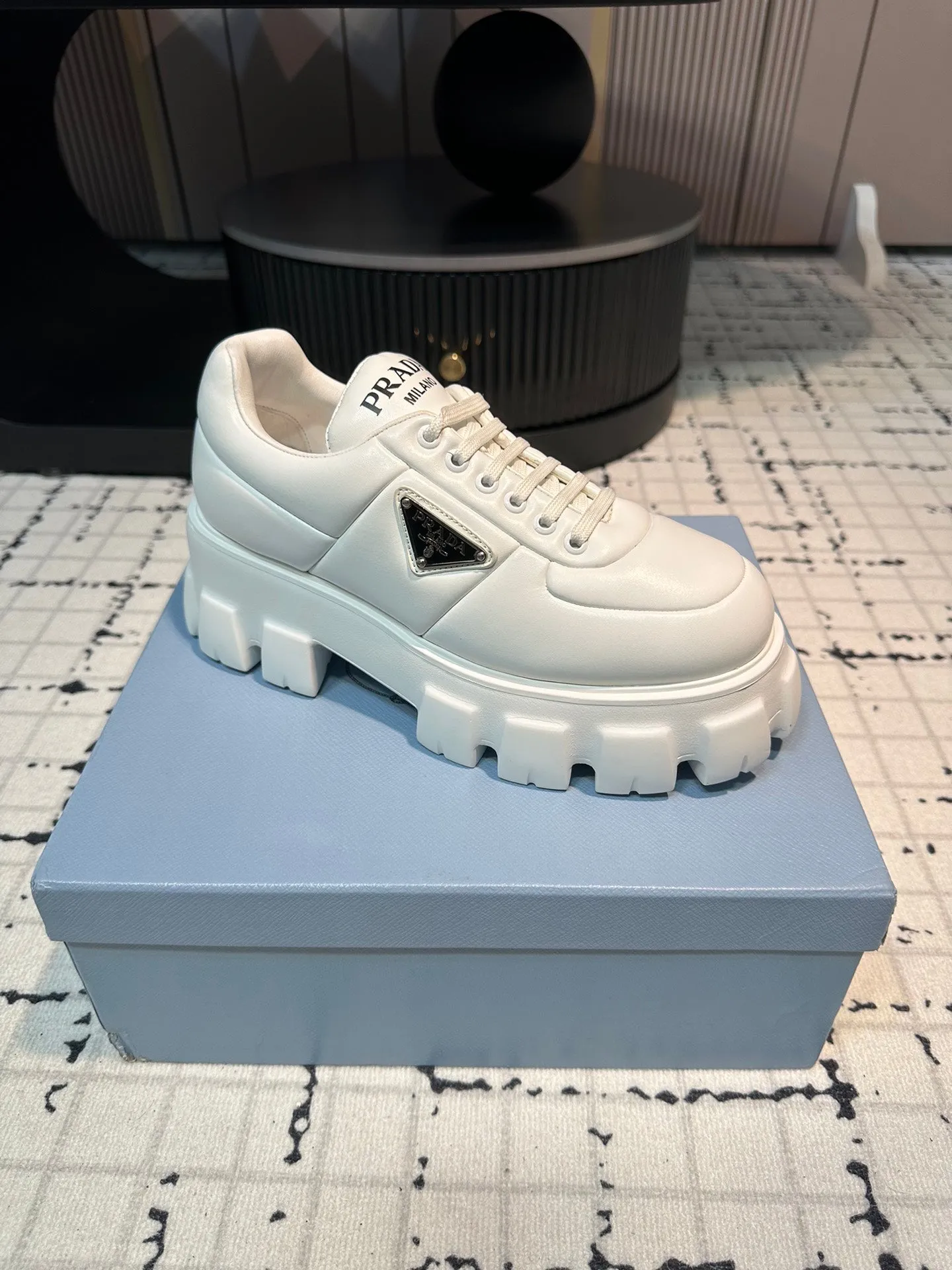PRADA LAMBSKIN SHOES LACE-UP MONOLITH BRUSHED Performance-driven WHITE Easy returns
