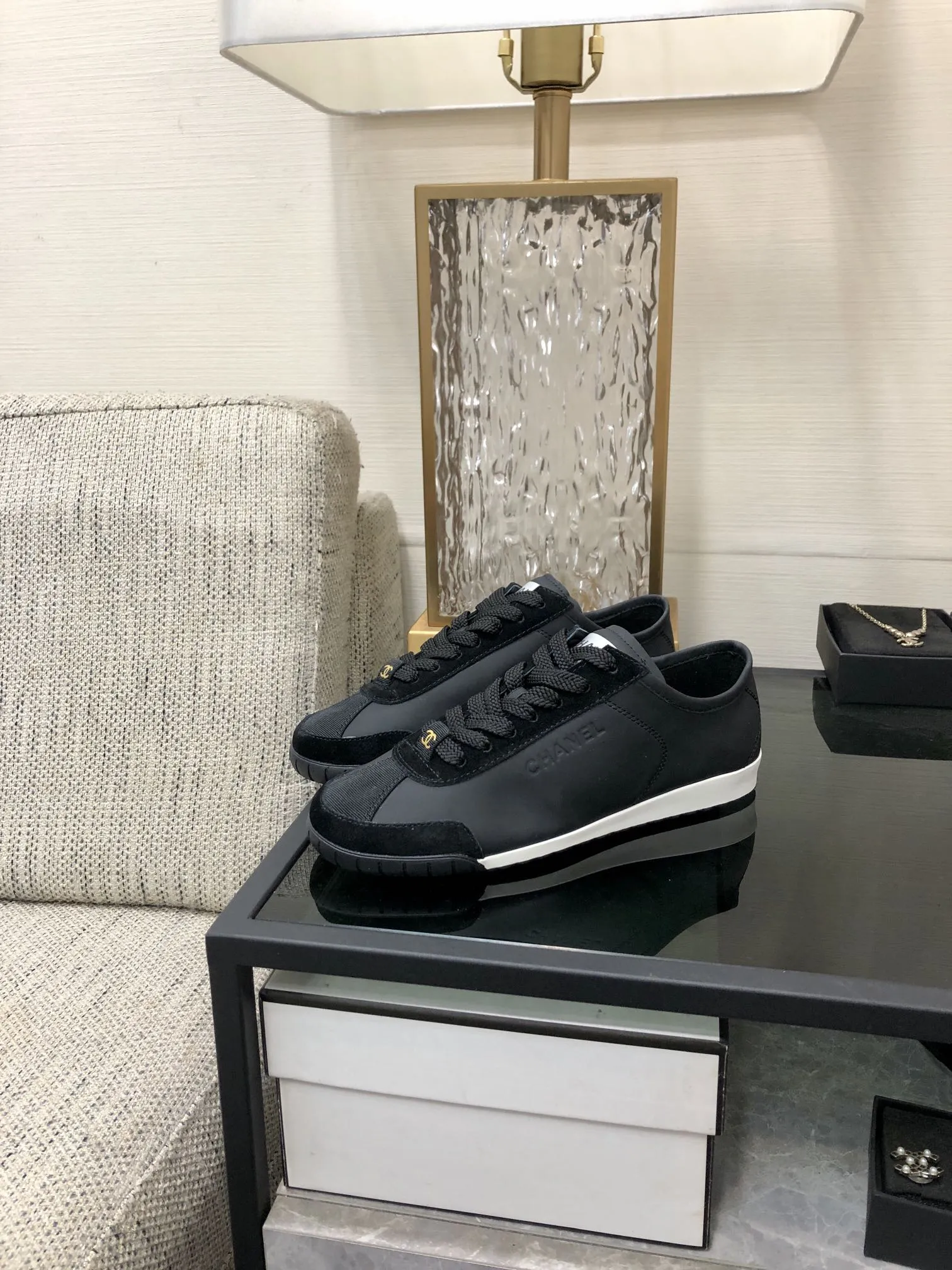 Sneake Global shipping Cowhide Performance-driven Black CHANEL