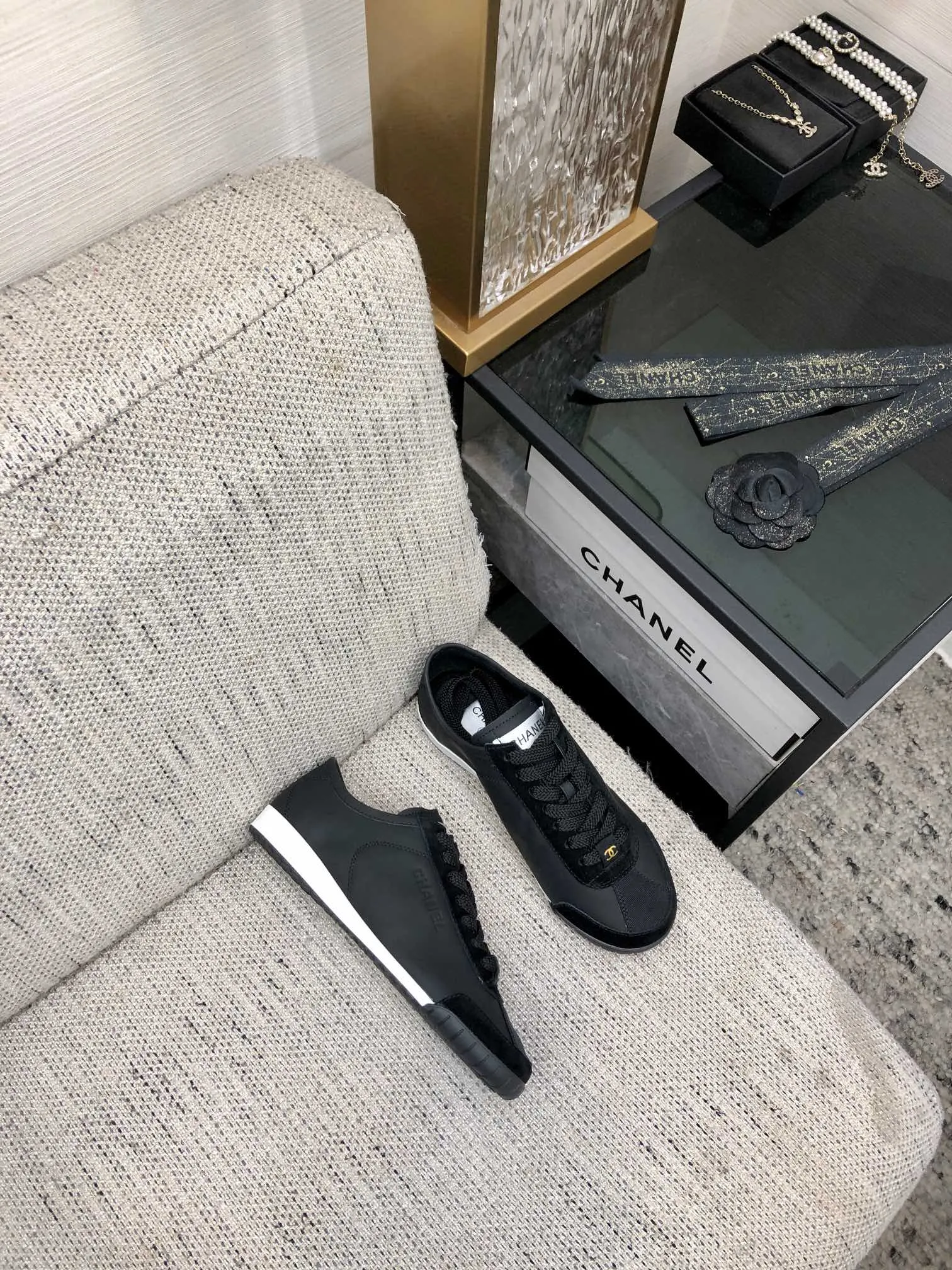 Sneake Global shipping Cowhide Performance-driven Black CHANEL